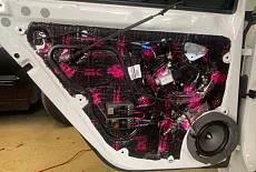 Volkswagen Jetta с аудиосистемой, ориентированной на качество звука: отзыв владельца о нашей работе