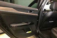 Kia K5. Замена тыловой акустики