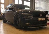 VW Tiguan установка сабвуфера