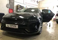 Kia K5. Замена тыловой акустики