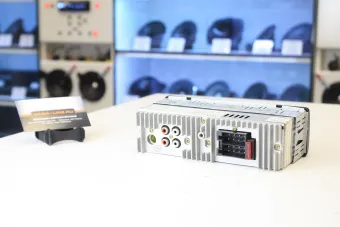 Купить Автомагнитола AURA AMH-440BT - купить, 2 990 руб.
